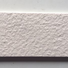 525